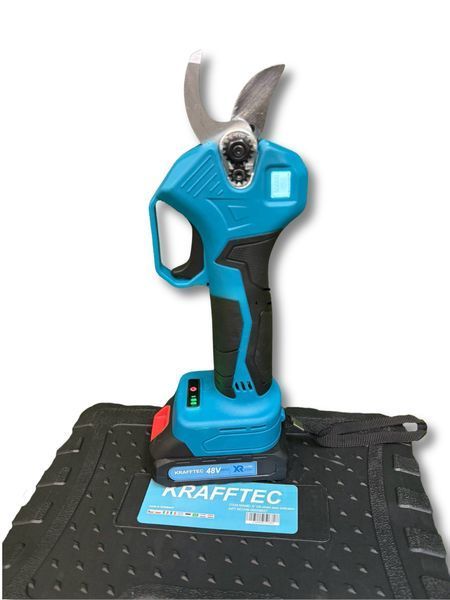 Секатор для дерев Krafftec 48V з екраном акумуляторний для саду професійний до 35 мм з 2 АКБ у кейсі 3055097521 фото