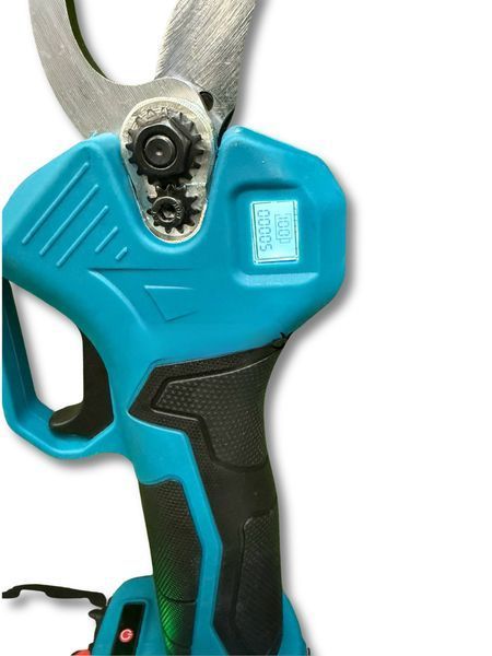Секатор для дерев Krafftec 48V з екраном акумуляторний для саду професійний до 35 мм з 2 АКБ у кейсі 3055097521 фото