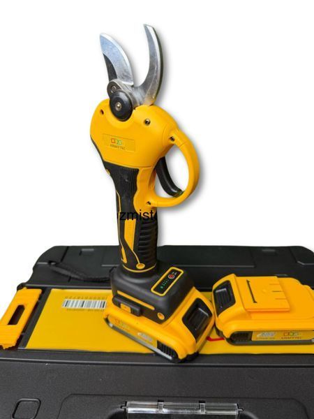 Секатор для дерев Krafftec Germany 48v акумуляторний Секатори для саду професійний до 35 мм з 2 акб у кейсі 3092547470 фото